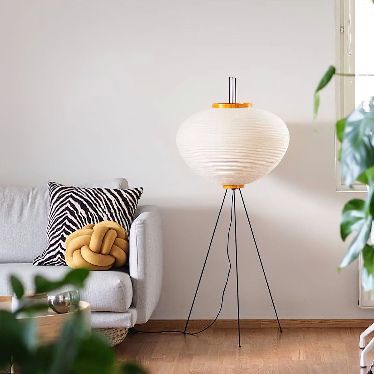 Oladalsi gulvlampe