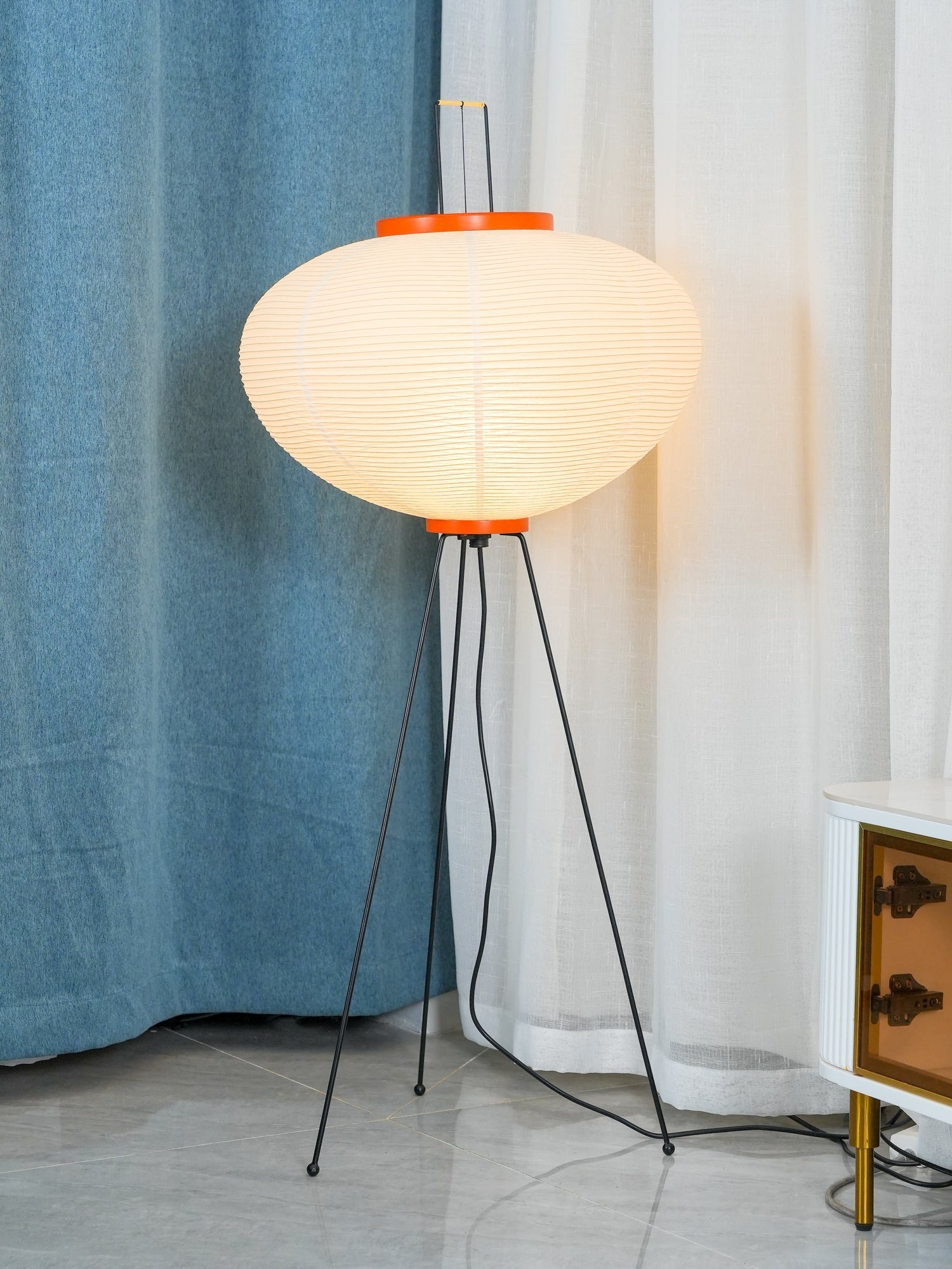 Oladalsi gulvlampe