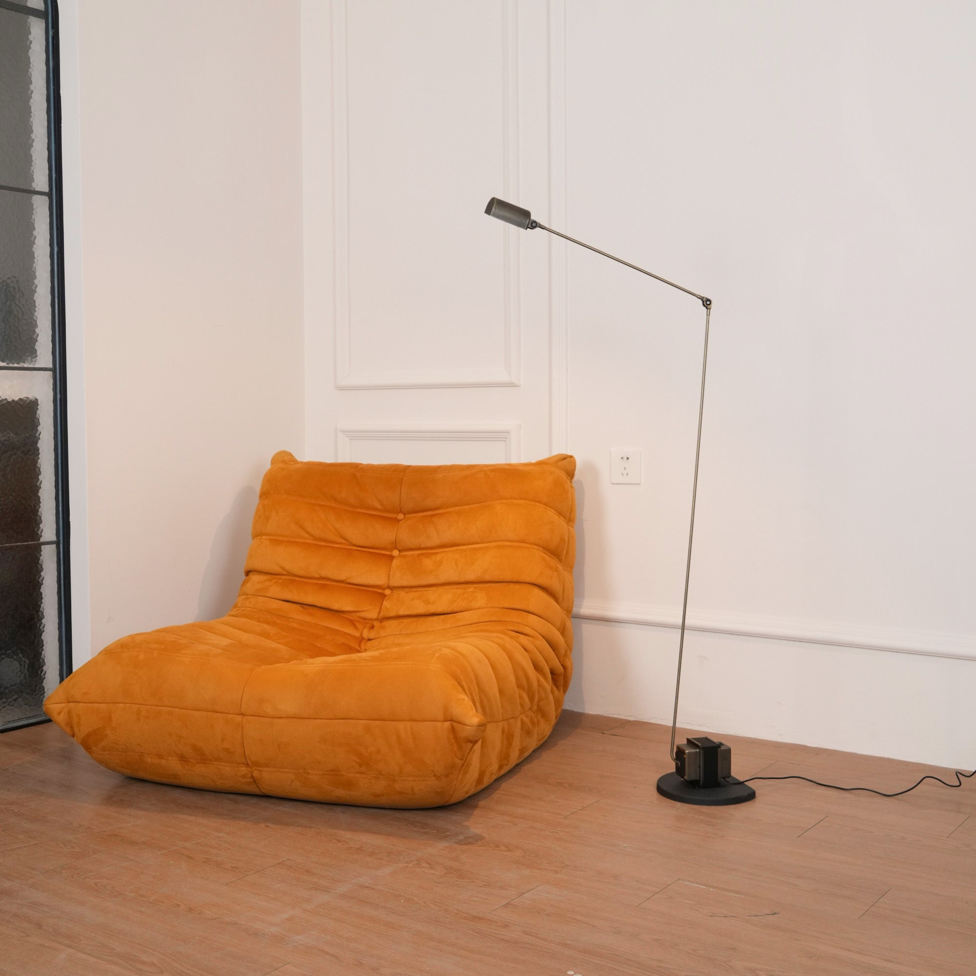 Paxki gulvlampe