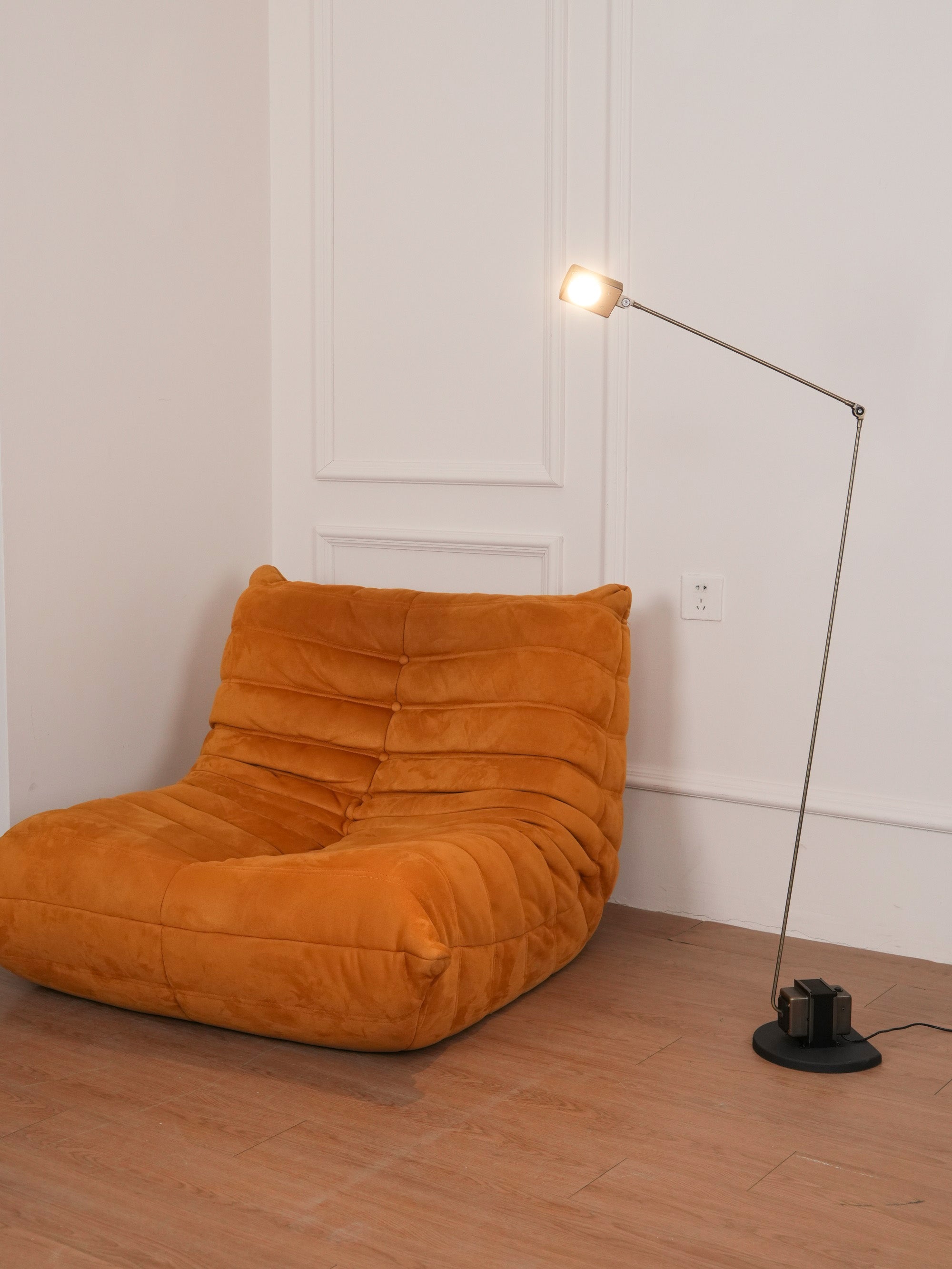 Paxki gulvlampe