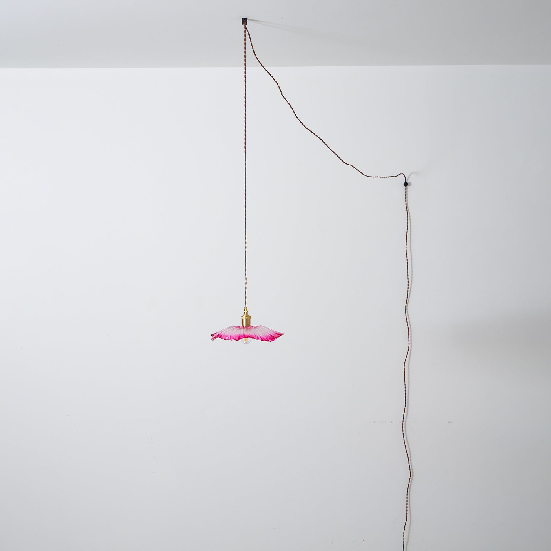Larsmi blomsterformet pendellampe