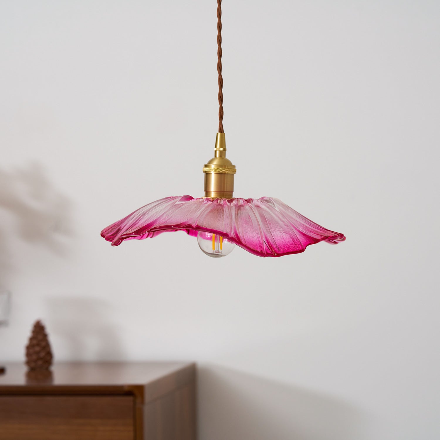 Larsmi blomsterformet pendellampe