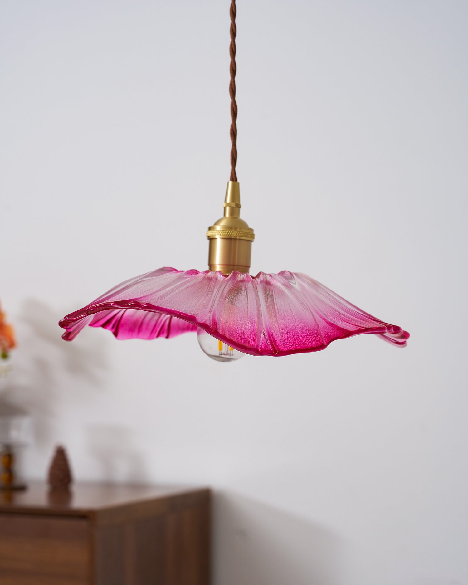 Larsmi blomsterformet pendellampe