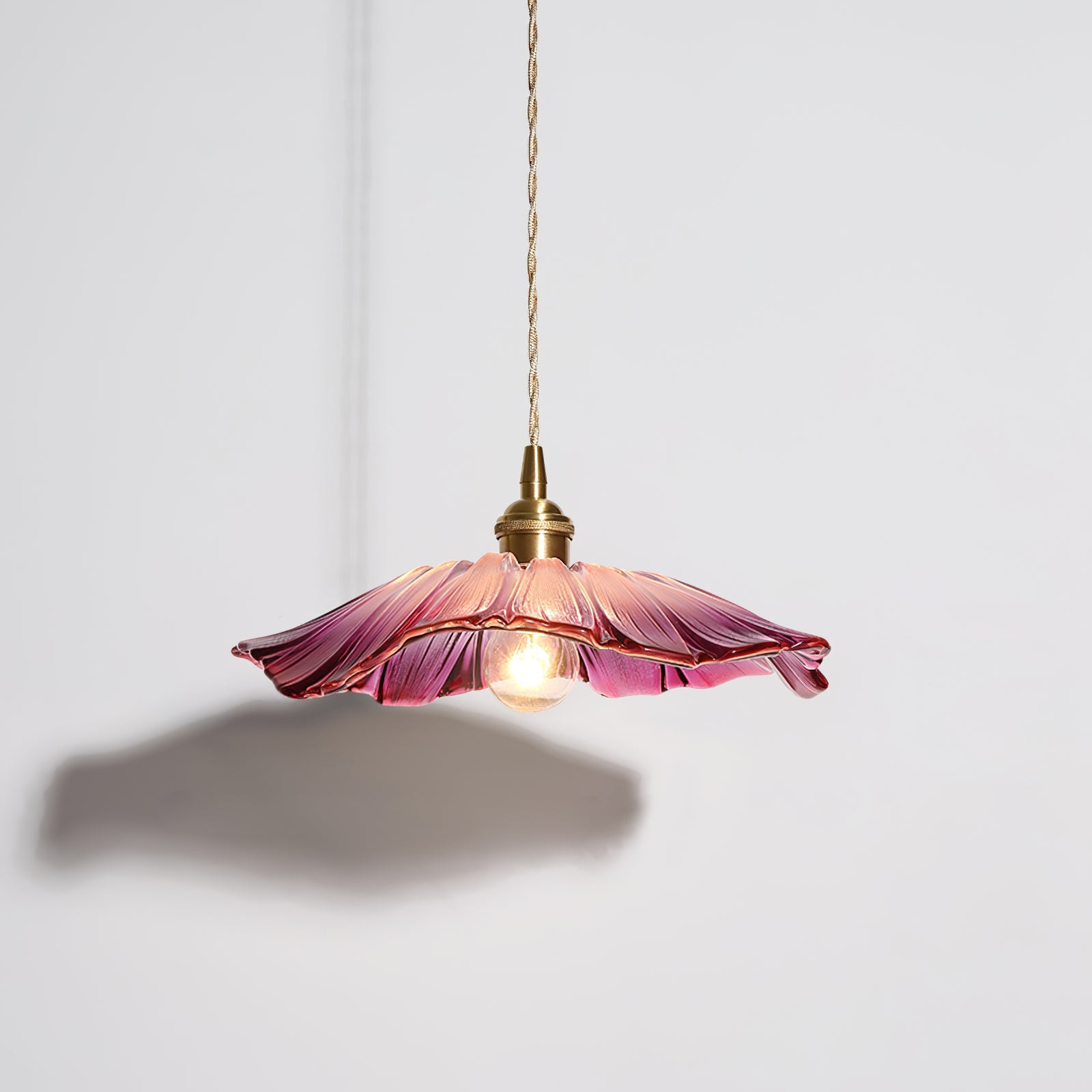 Larsmi blomsterformet pendellampe