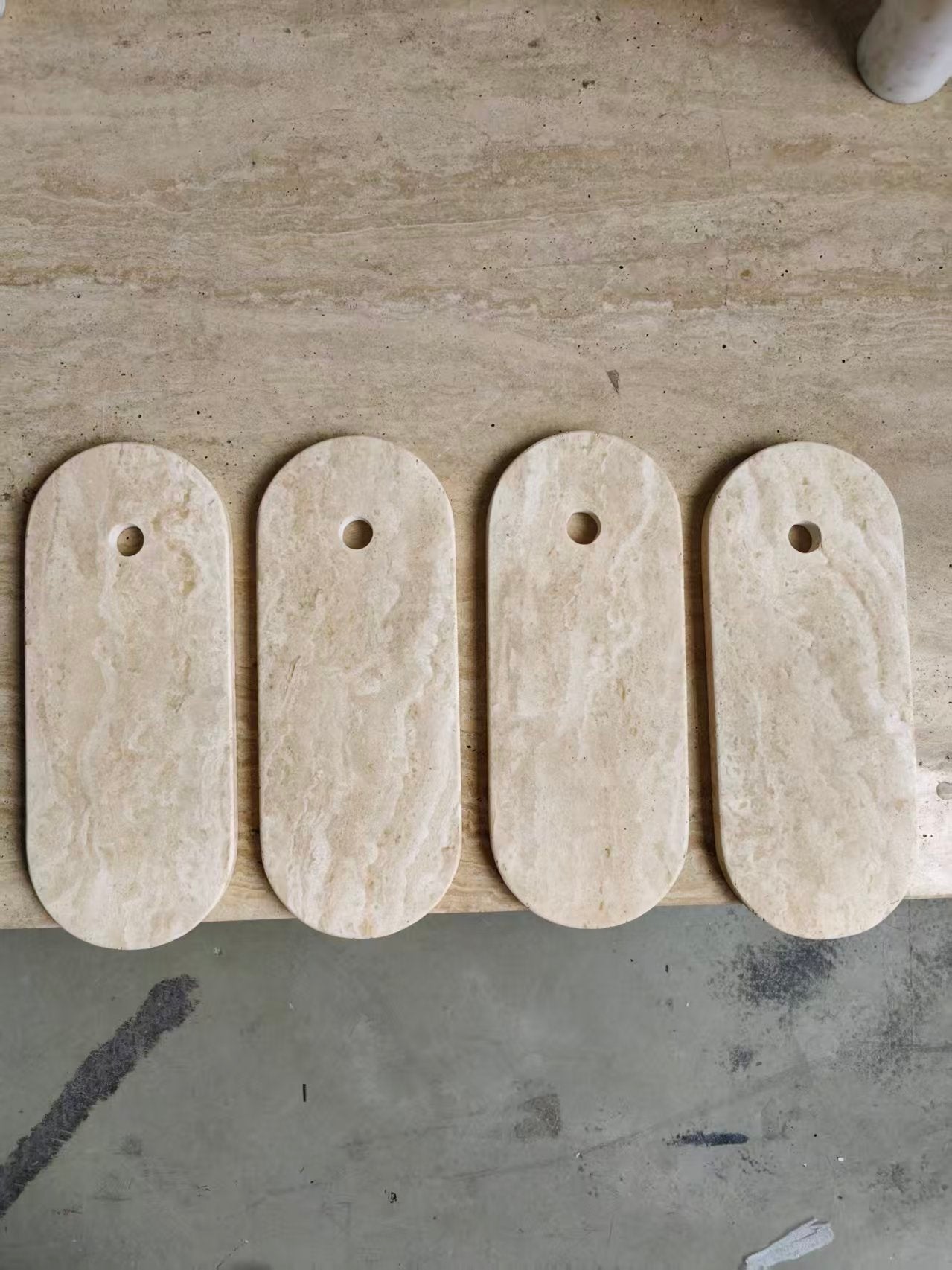 Ylaoro oval væglampe