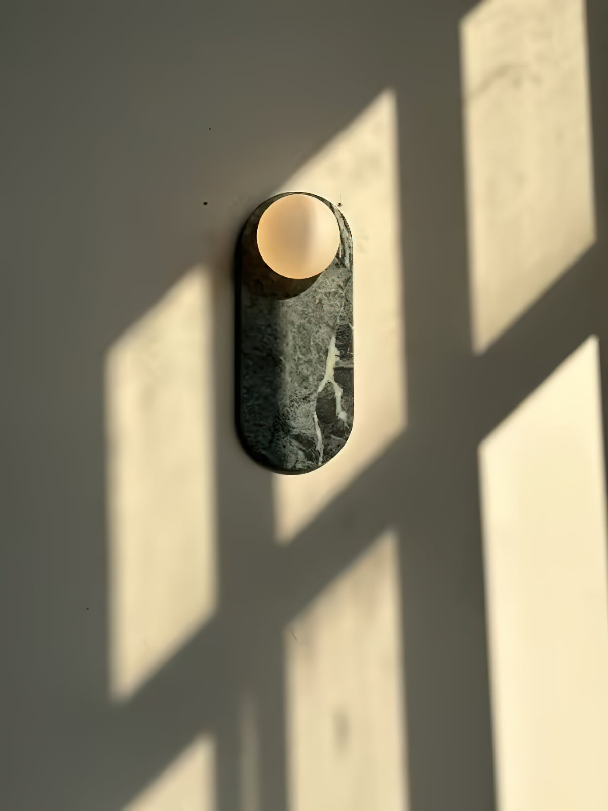 Ylaoro oval væglampe