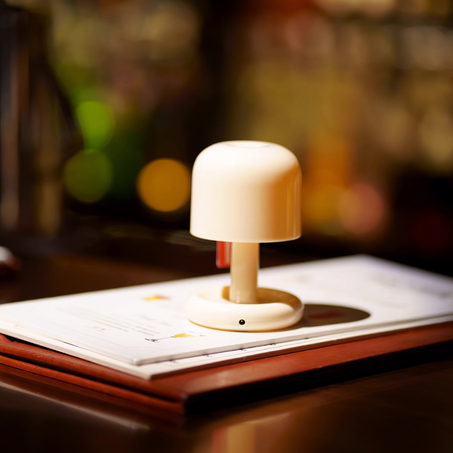 Tavlindal svampeformet bordlampe
