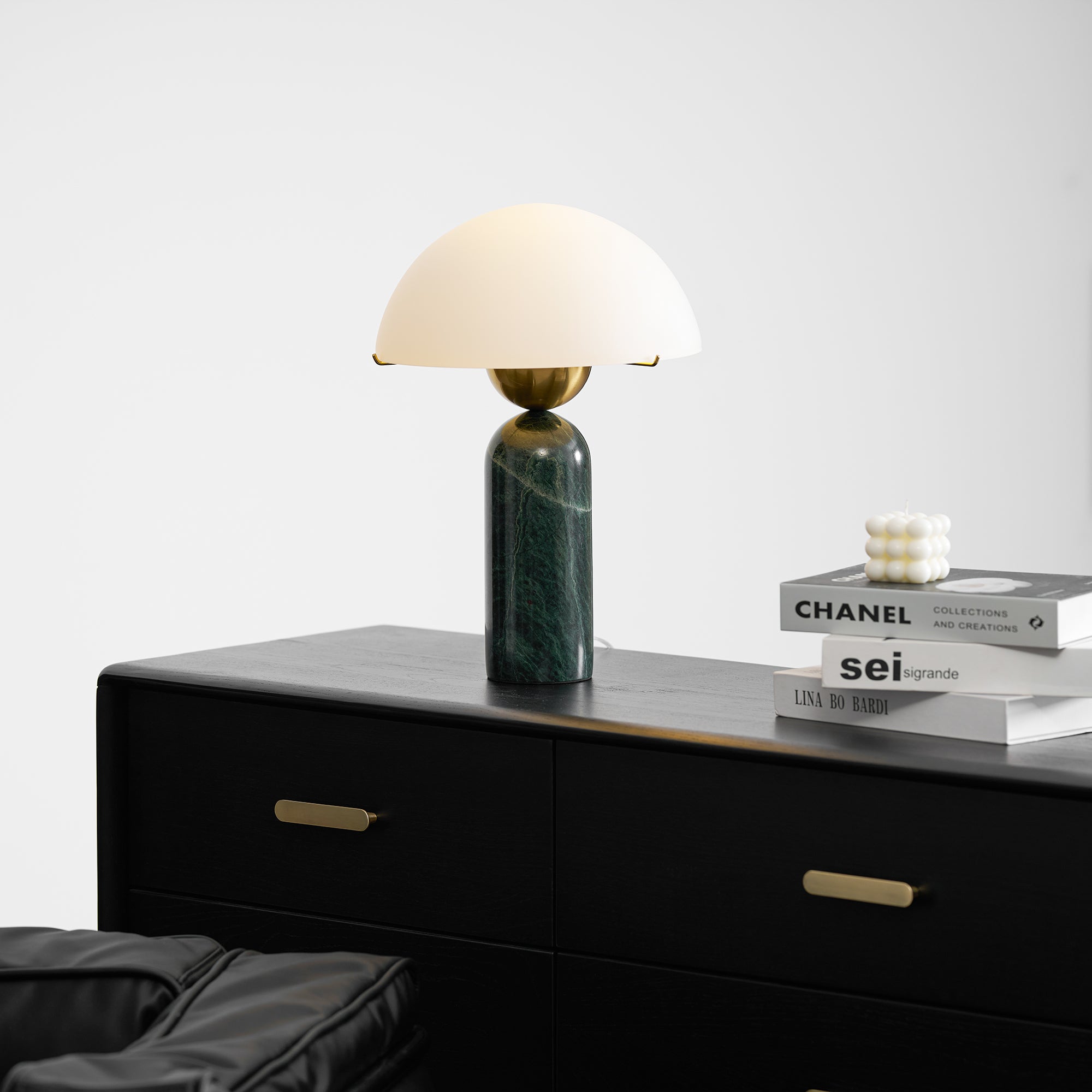 Lunena kugleformet bordlampe