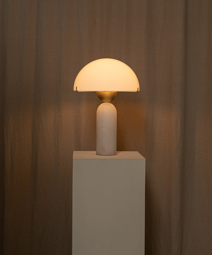Lunena kugleformet bordlampe