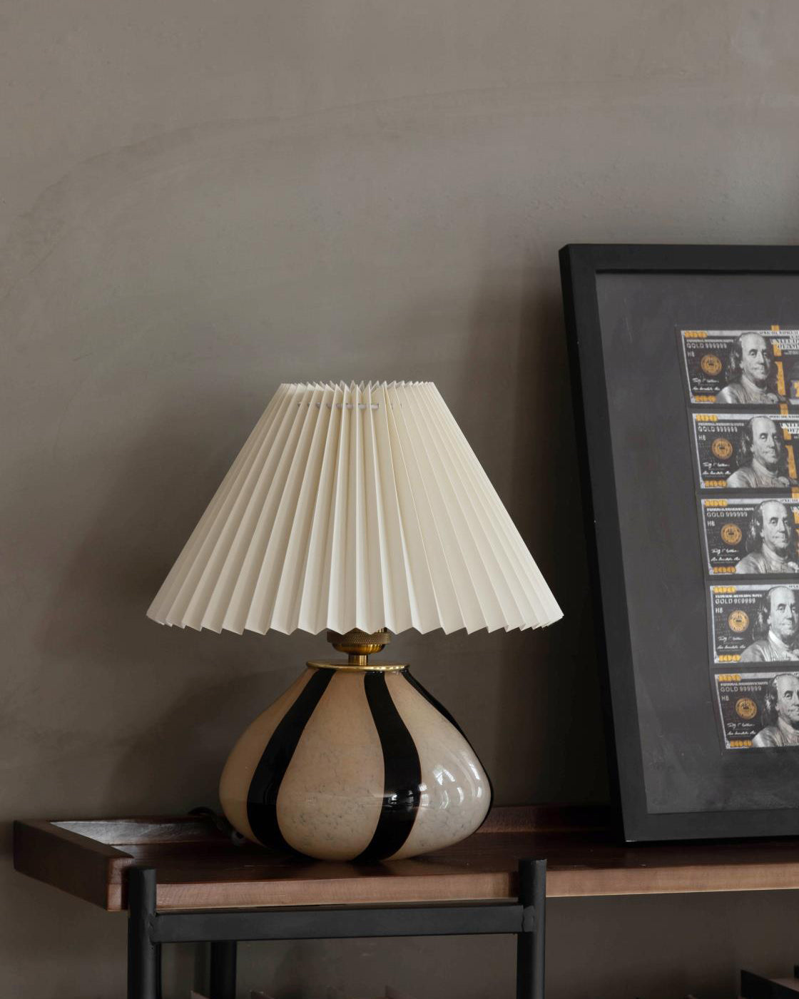 Holikik bordlampe