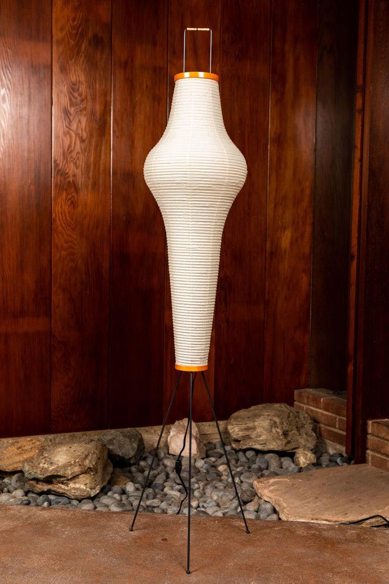 Oladalsi gulvlampe