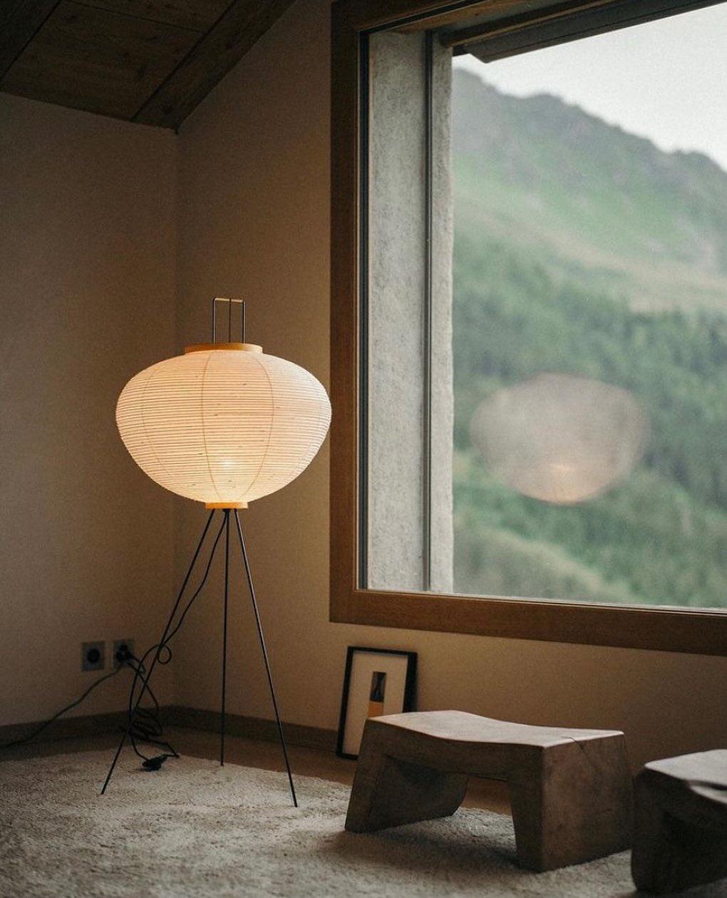 Oladalsi gulvlampe