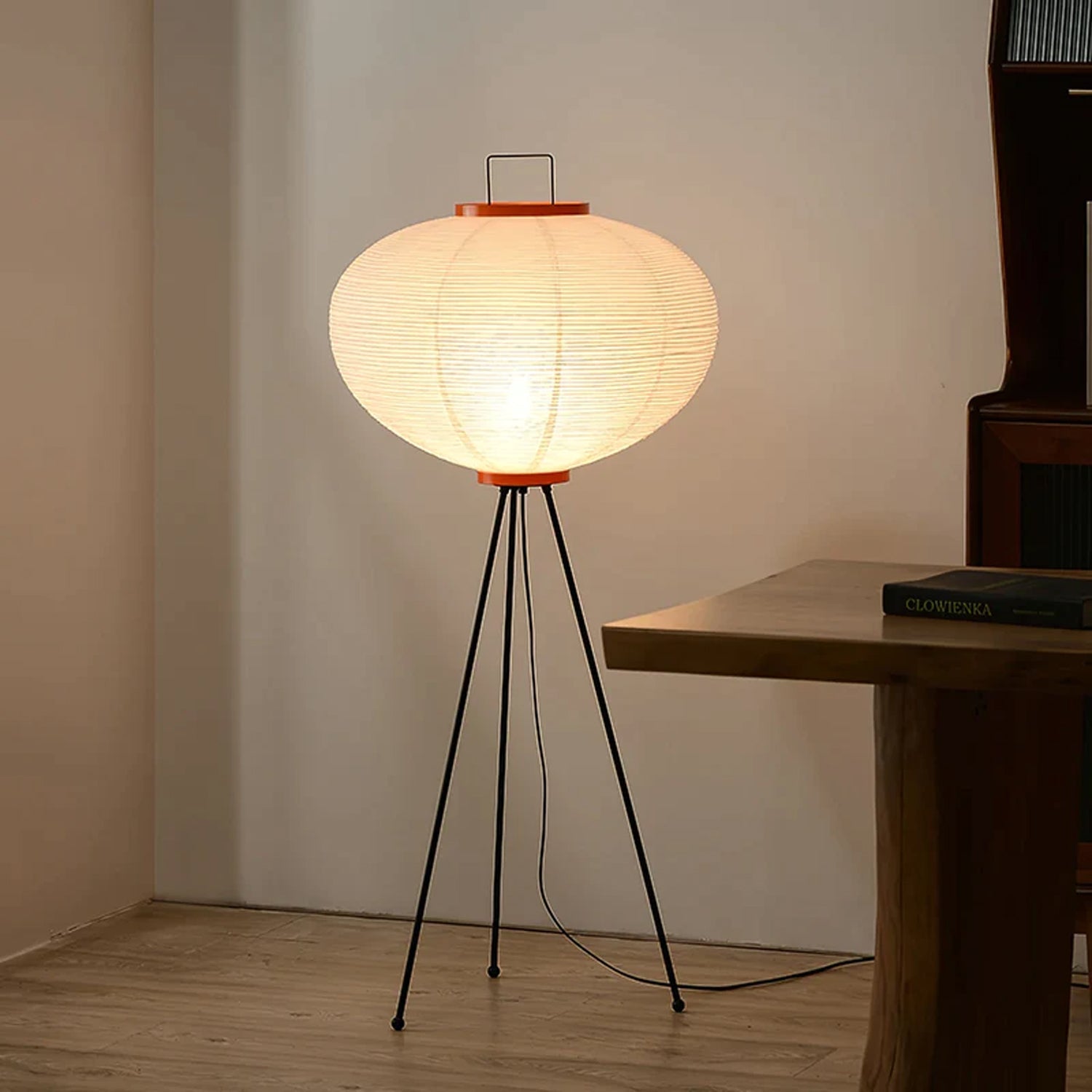 Oladalsi gulvlampe