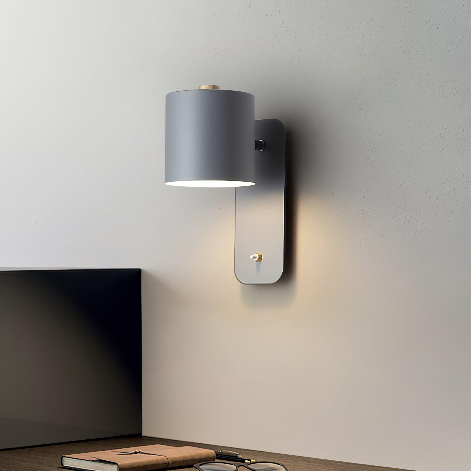 Mikhavno minimalistisk væglampe