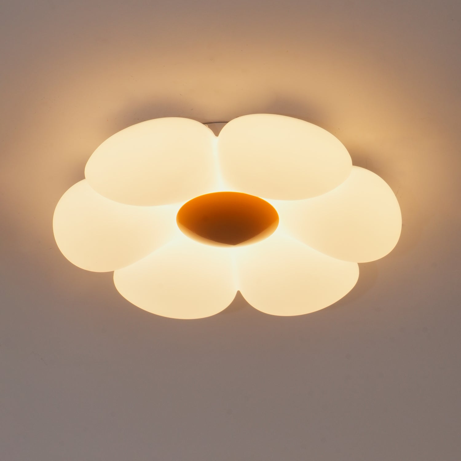Dalseen blomsterformet loftlampe
