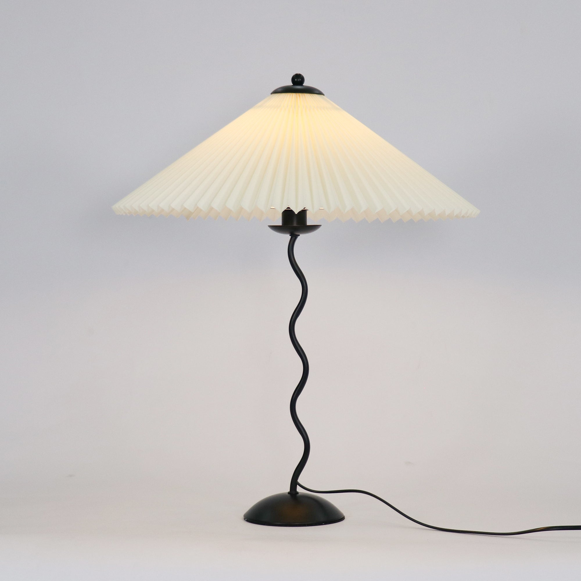 Havio moderne bordlampe