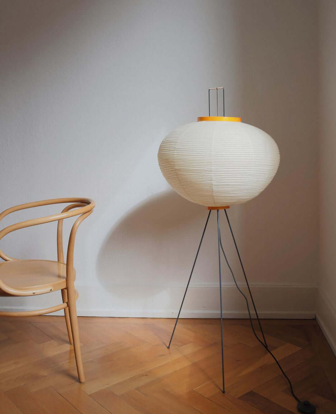 Oladalsi gulvlampe