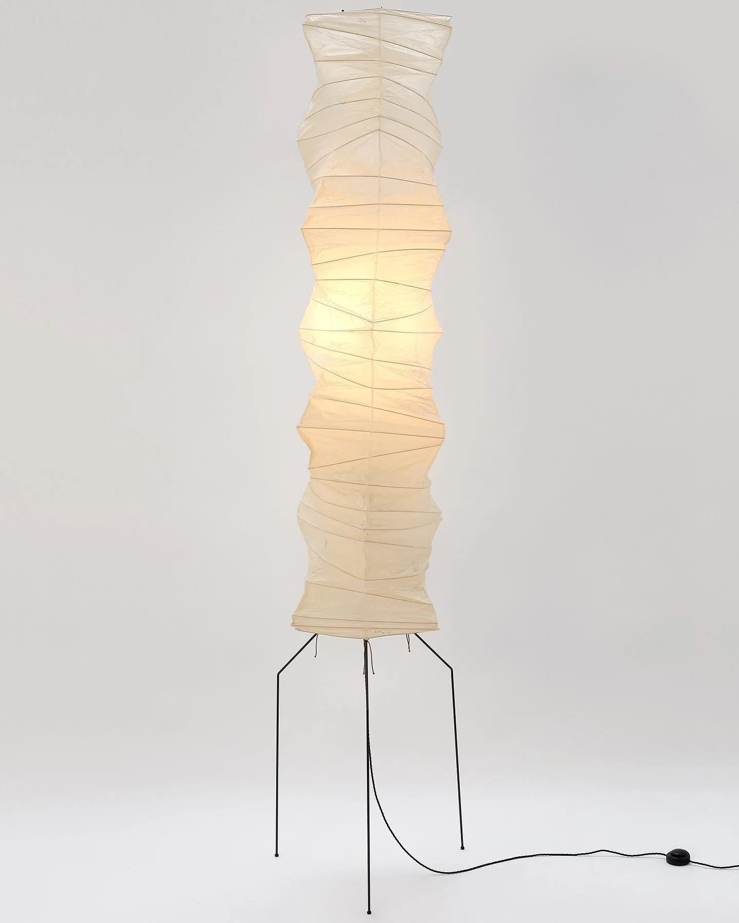 Oladalsi gulvlampe