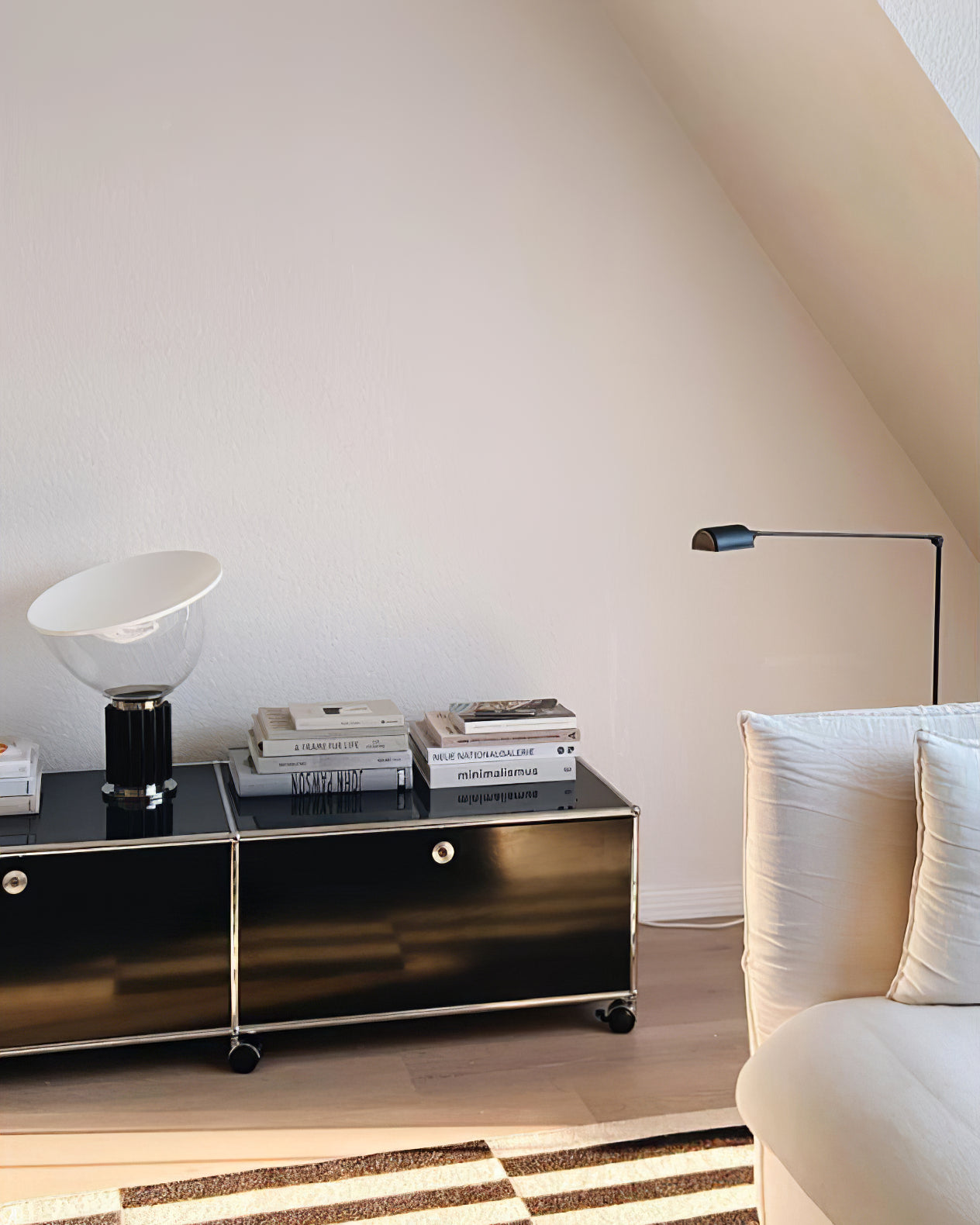 Paxki gulvlampe