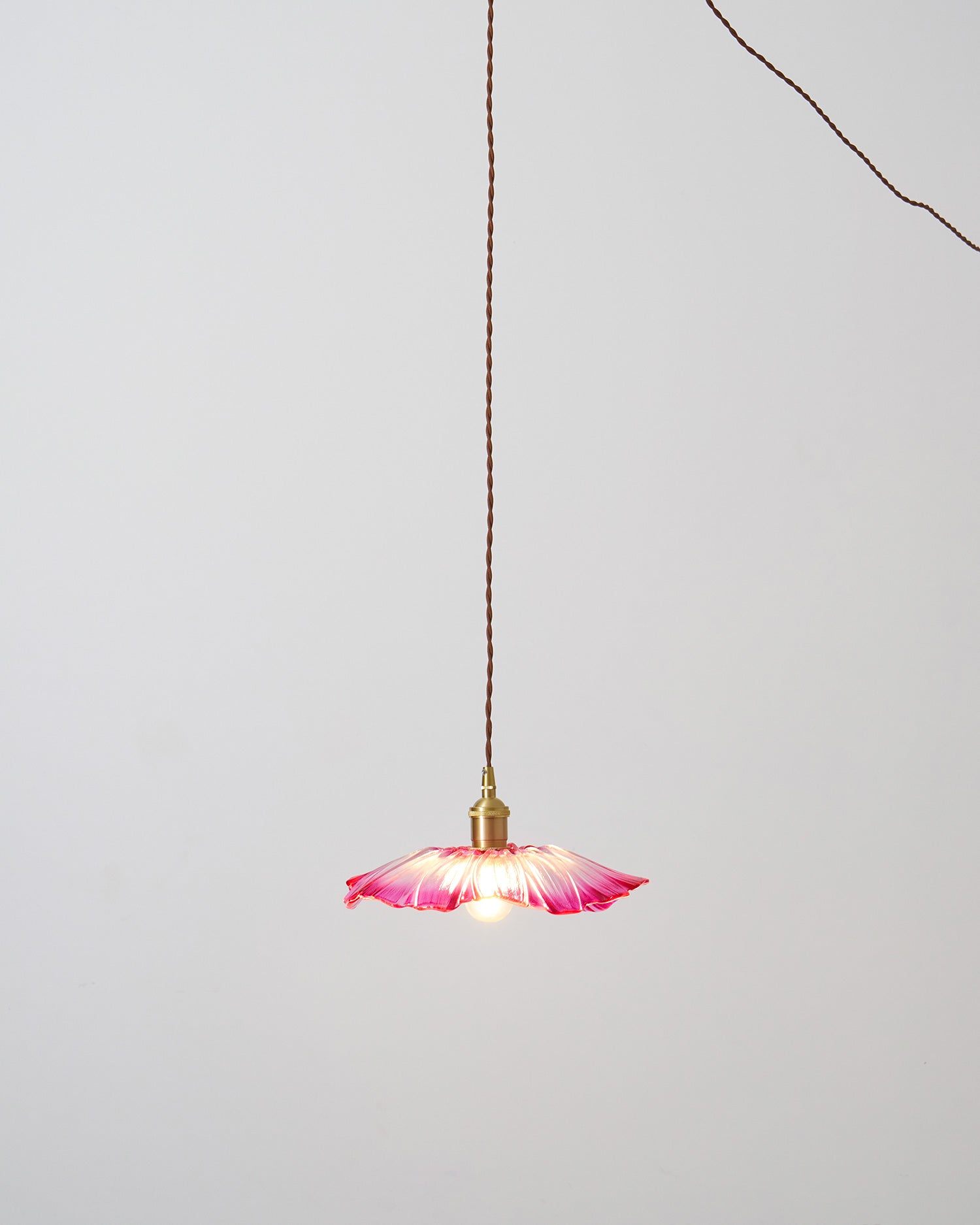 Larsmi blomsterformet pendellampe