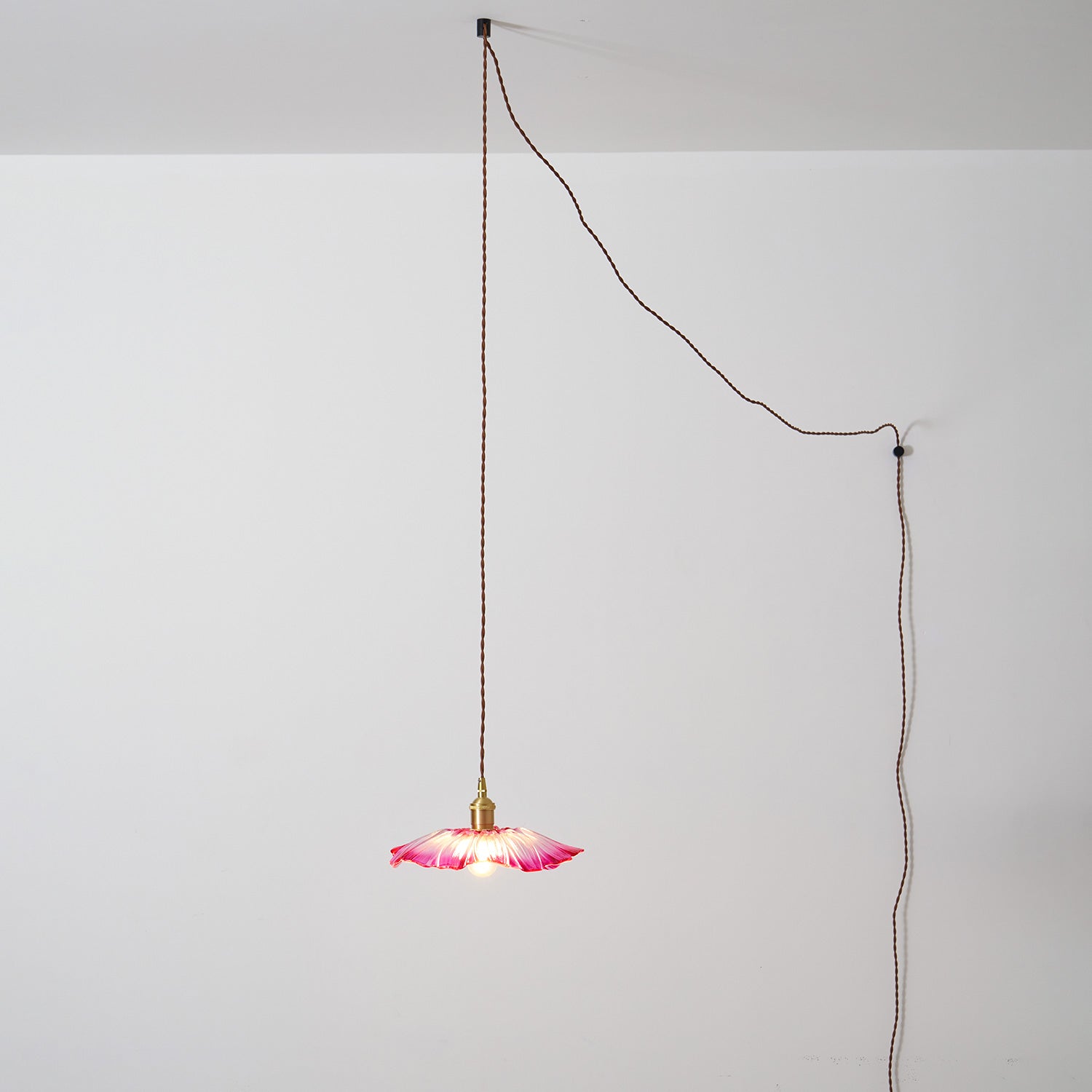 Larsmi blomsterformet pendellampe