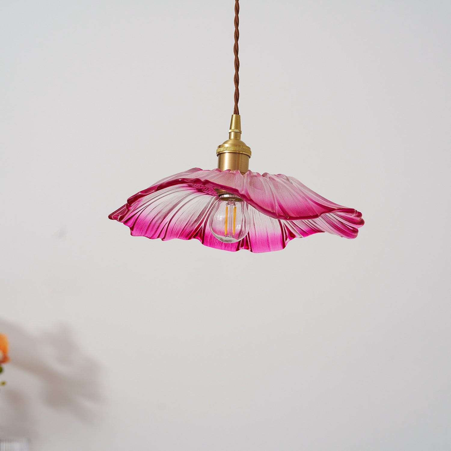 Larsmi blomsterformet pendellampe
