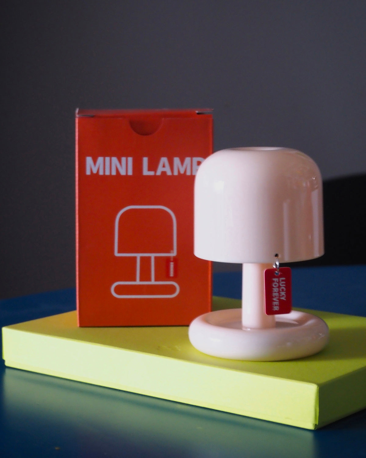 Tavlindal svampeformet bordlampe