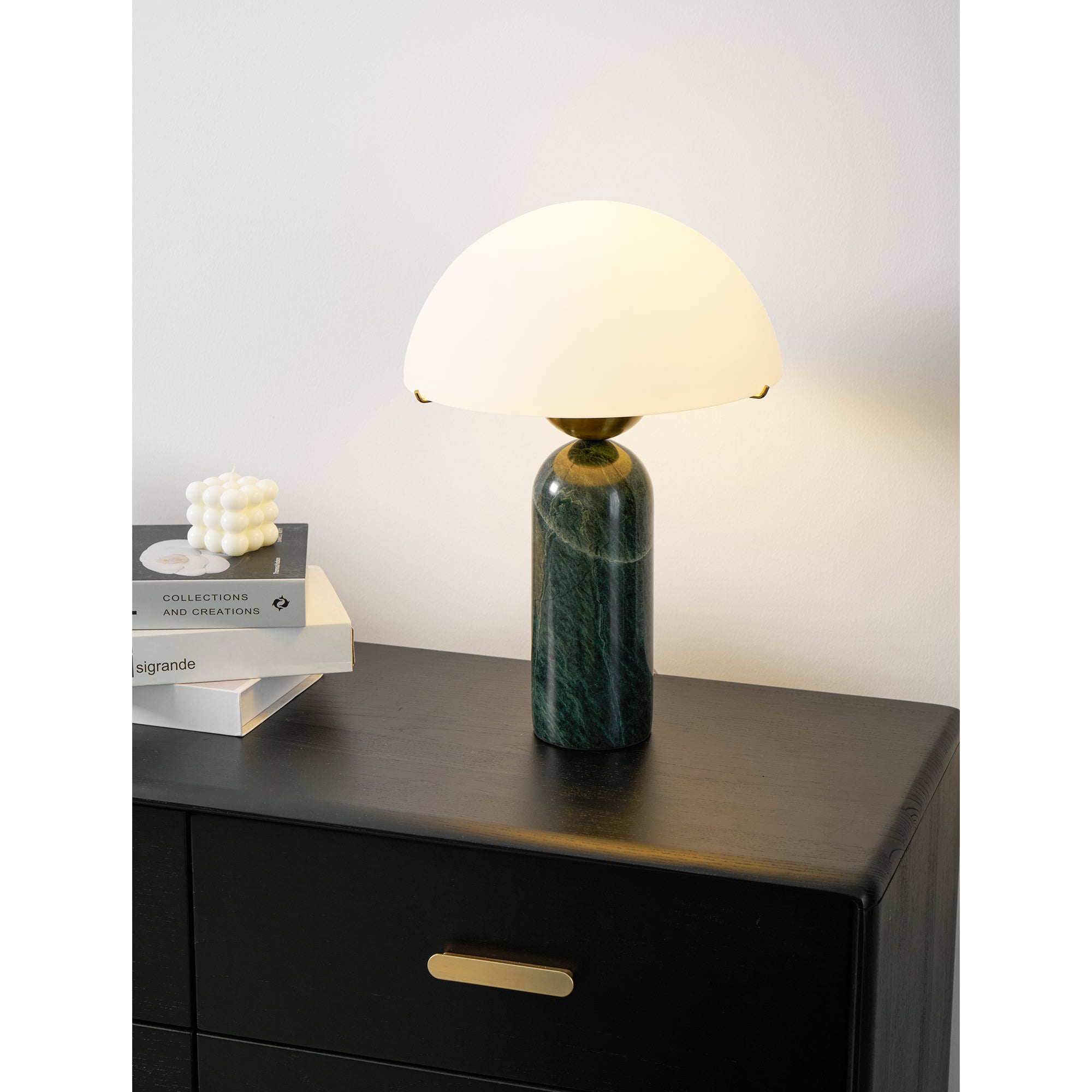 Lunena kugleformet bordlampe