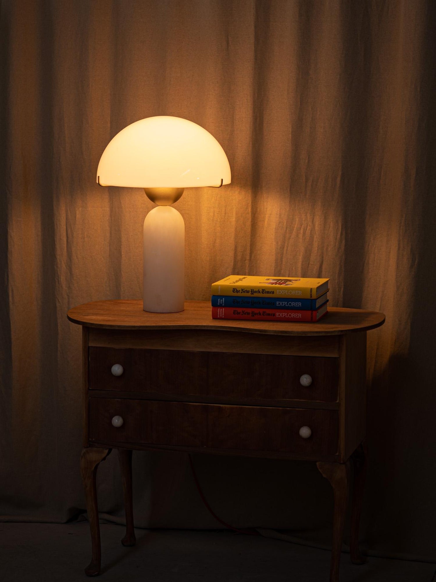 Lunena kugleformet bordlampe