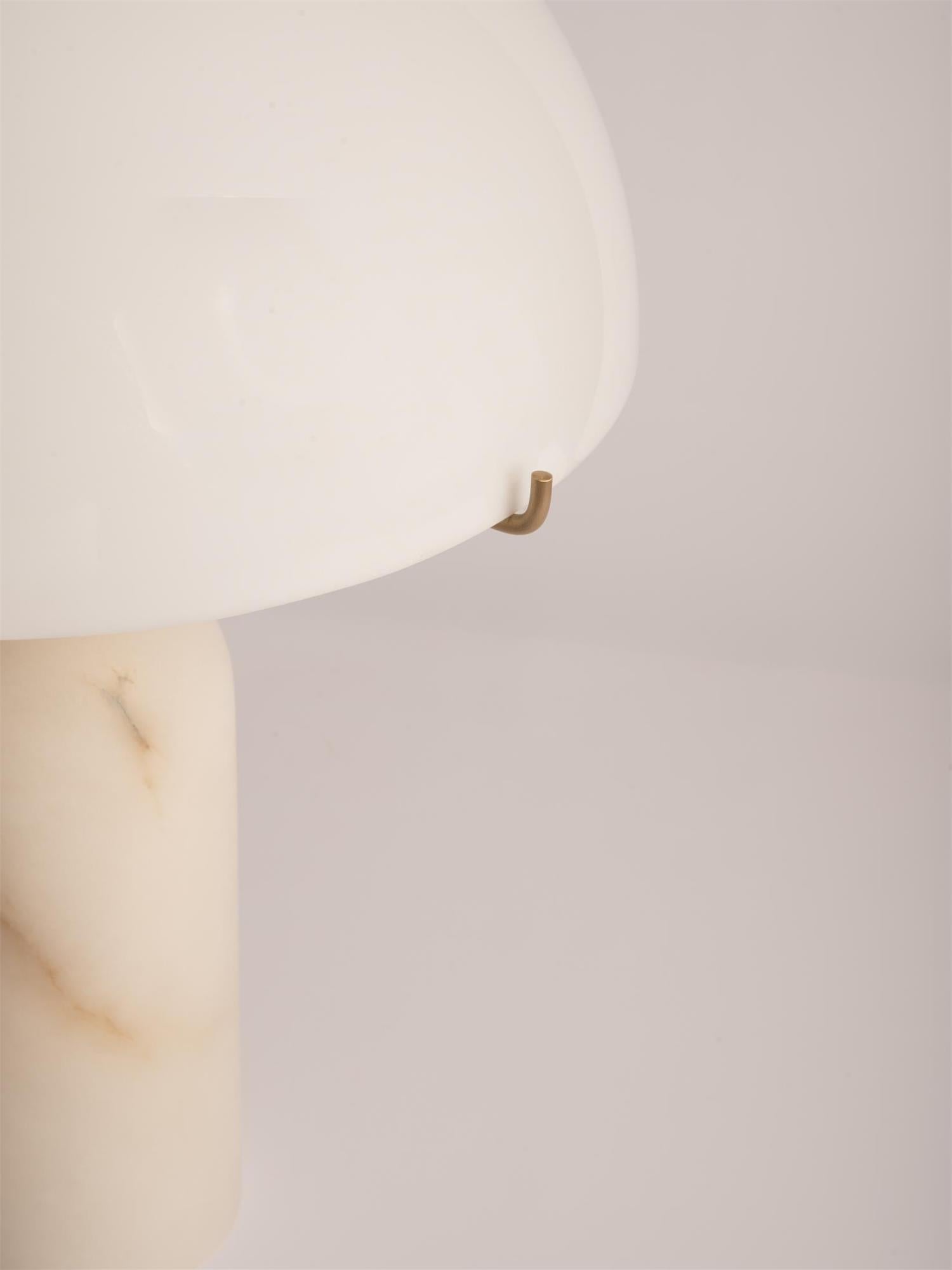 Lunena kugleformet bordlampe