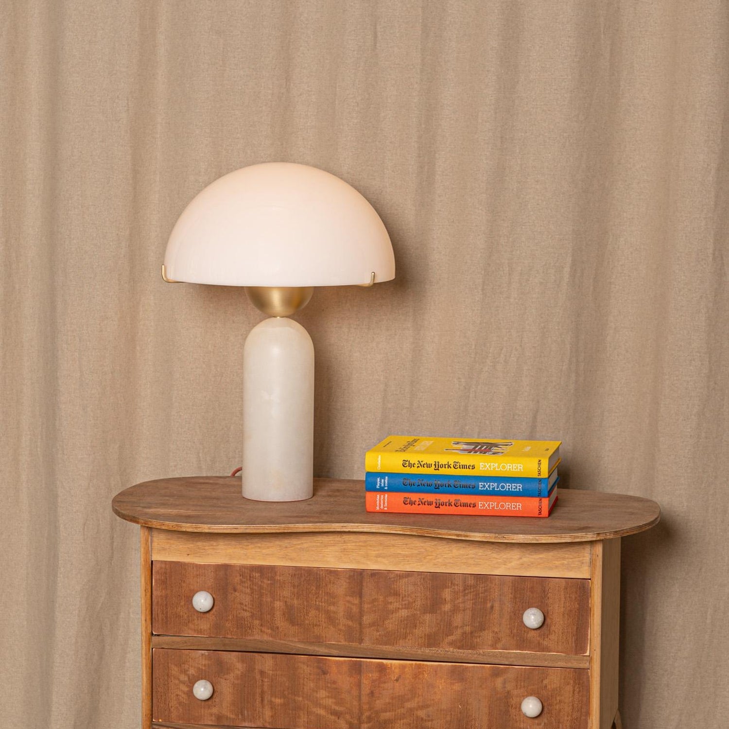 Lunena kugleformet bordlampe