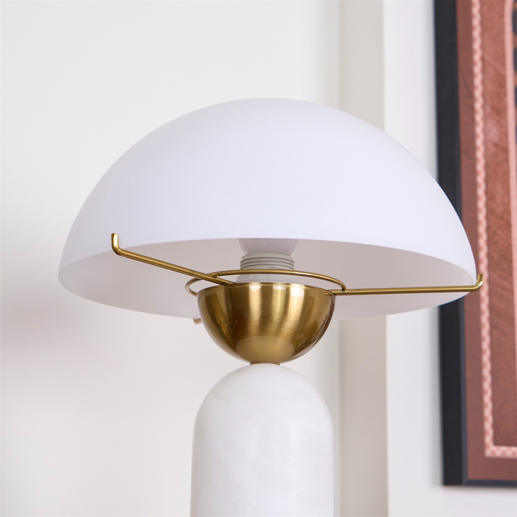 Lunena kugleformet bordlampe