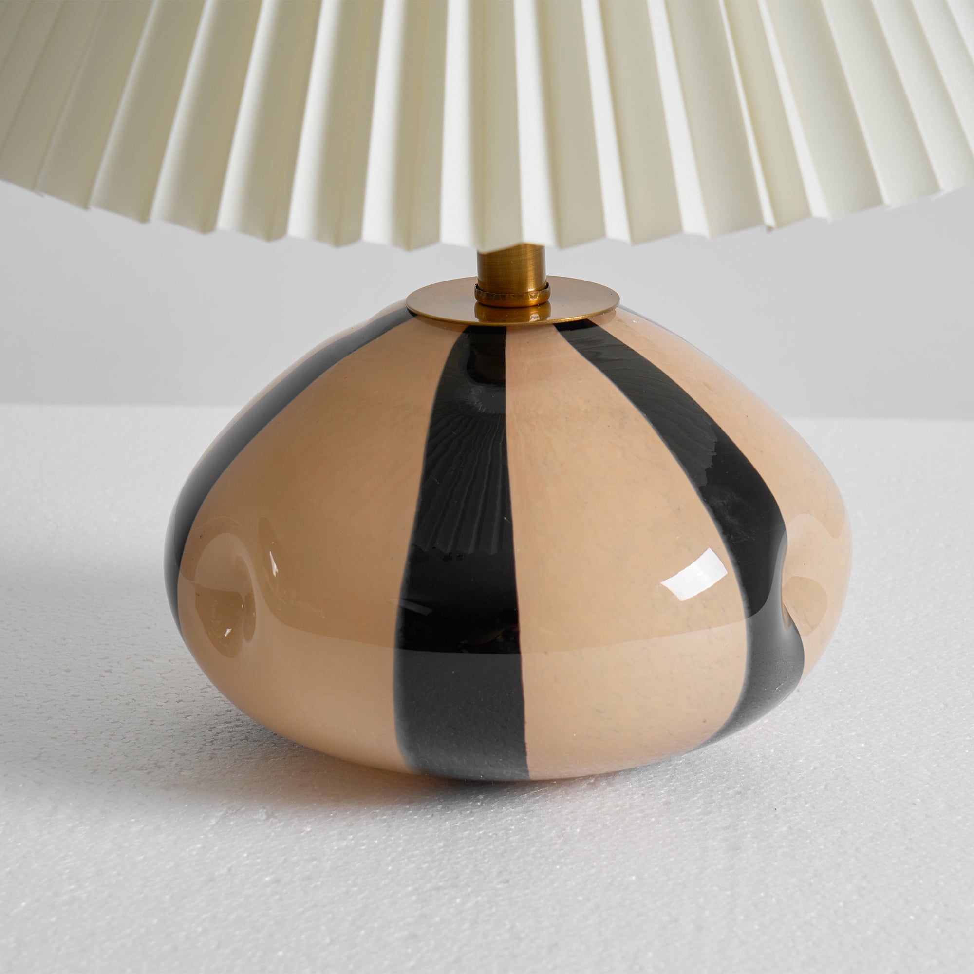 Holikik bordlampe