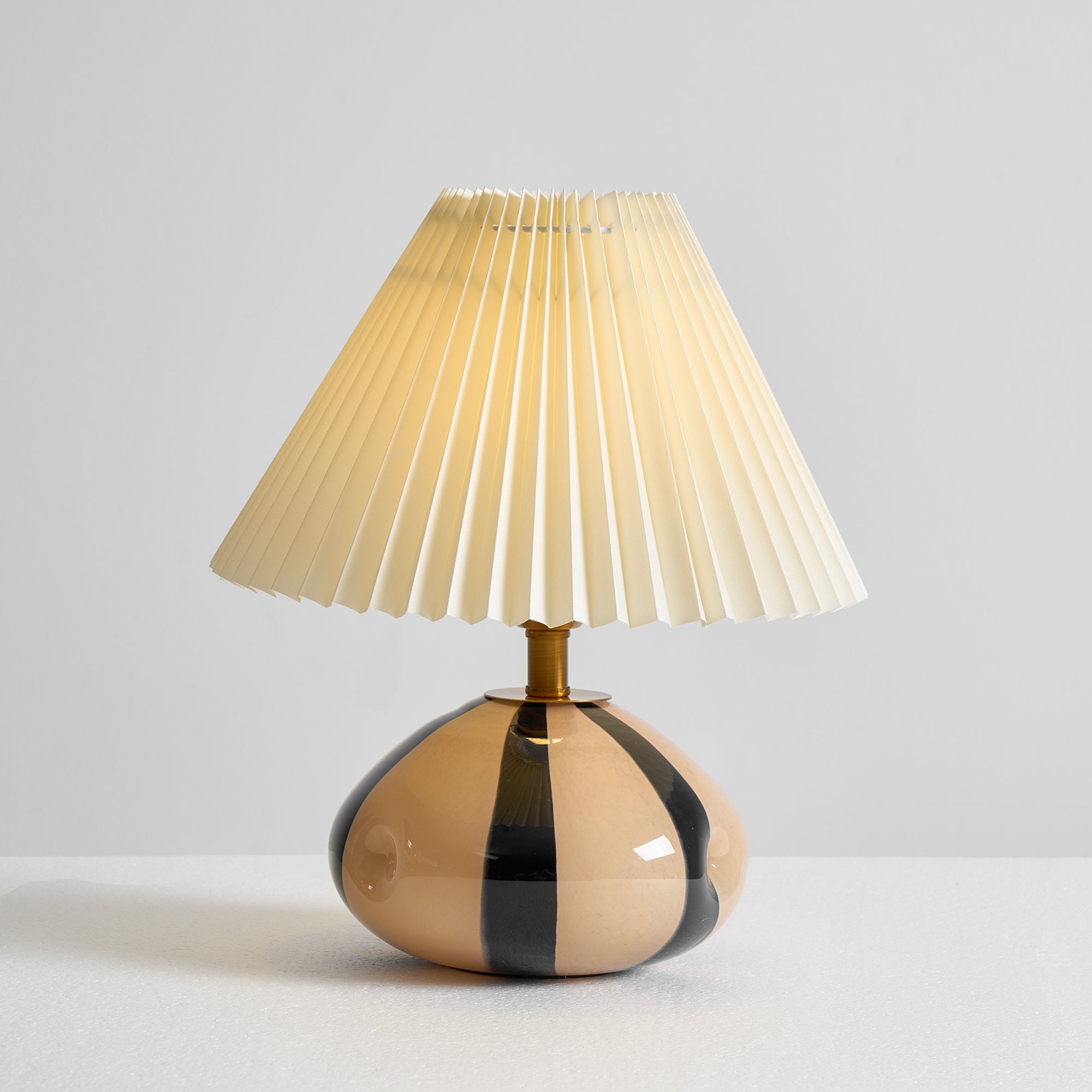 Holikik bordlampe