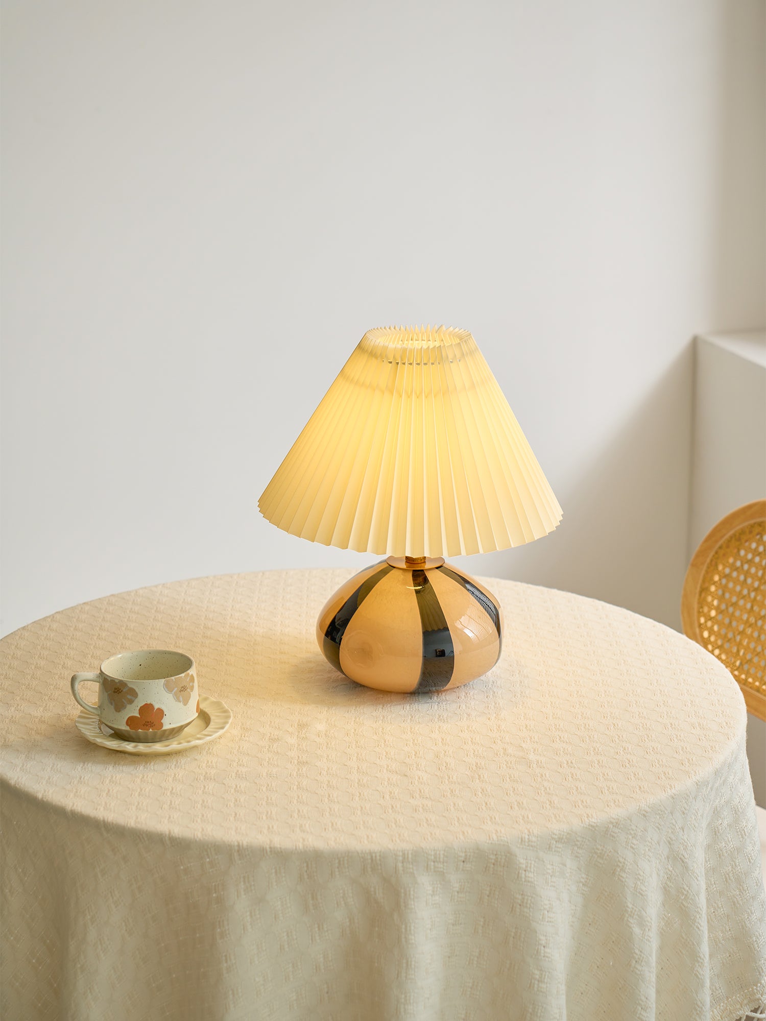 Holikik bordlampe