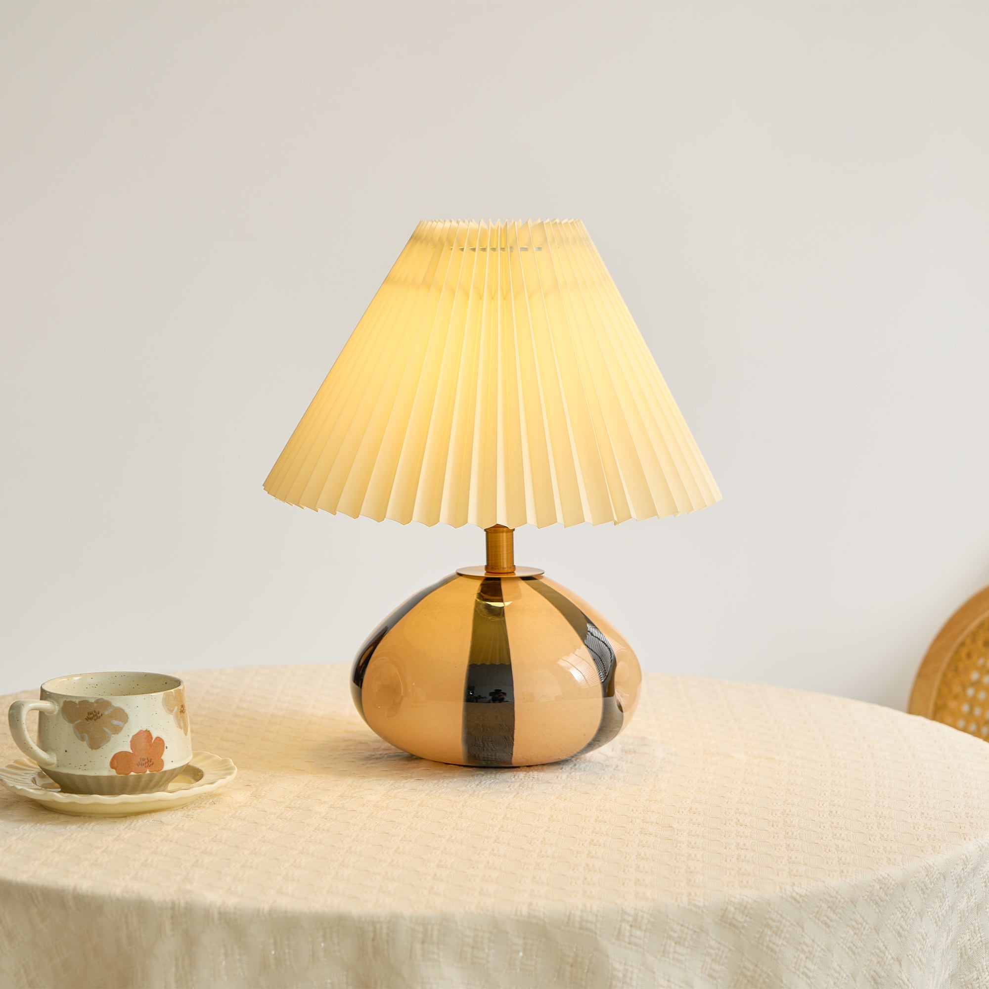 Holikik bordlampe