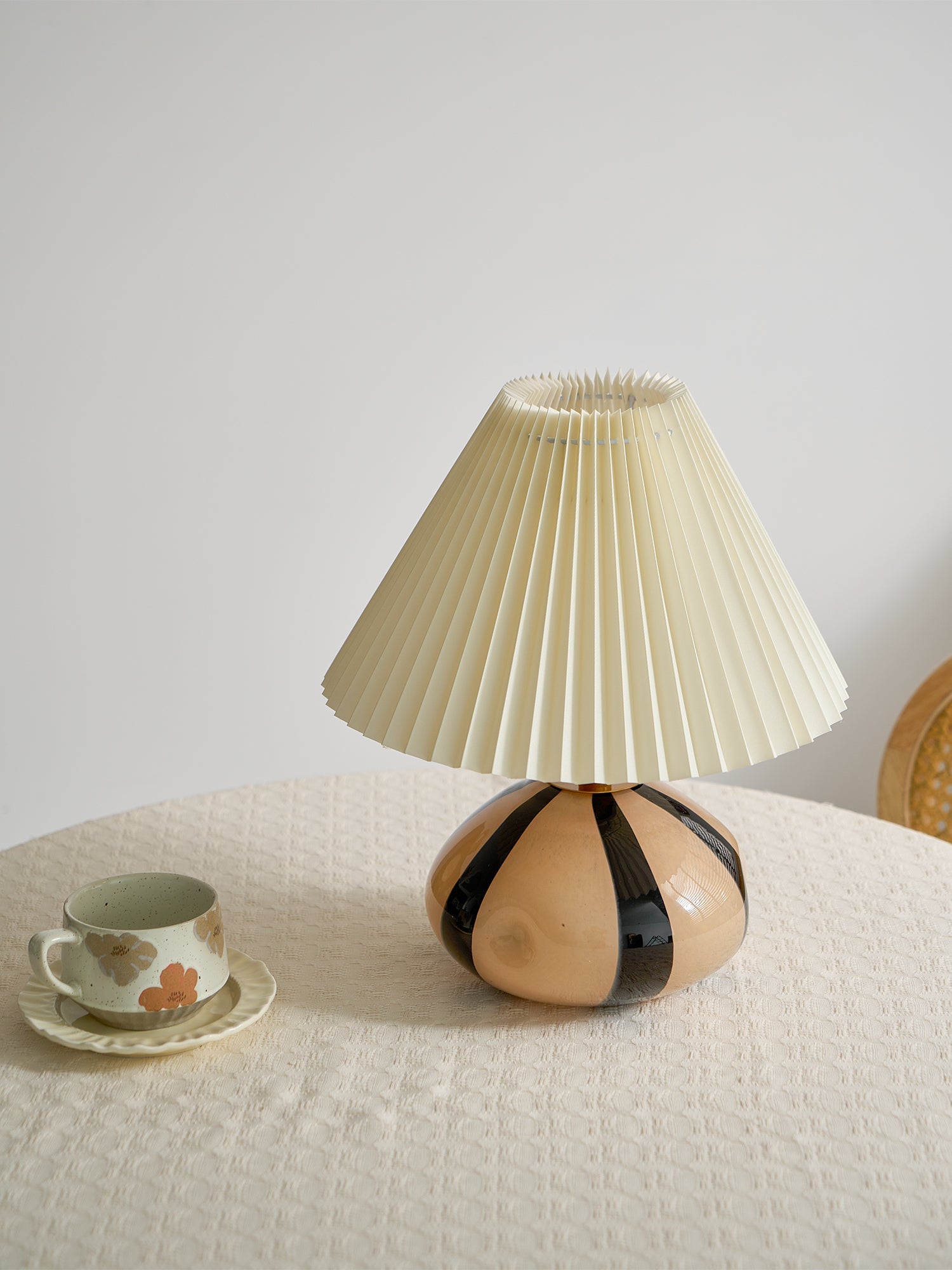 Holikik bordlampe