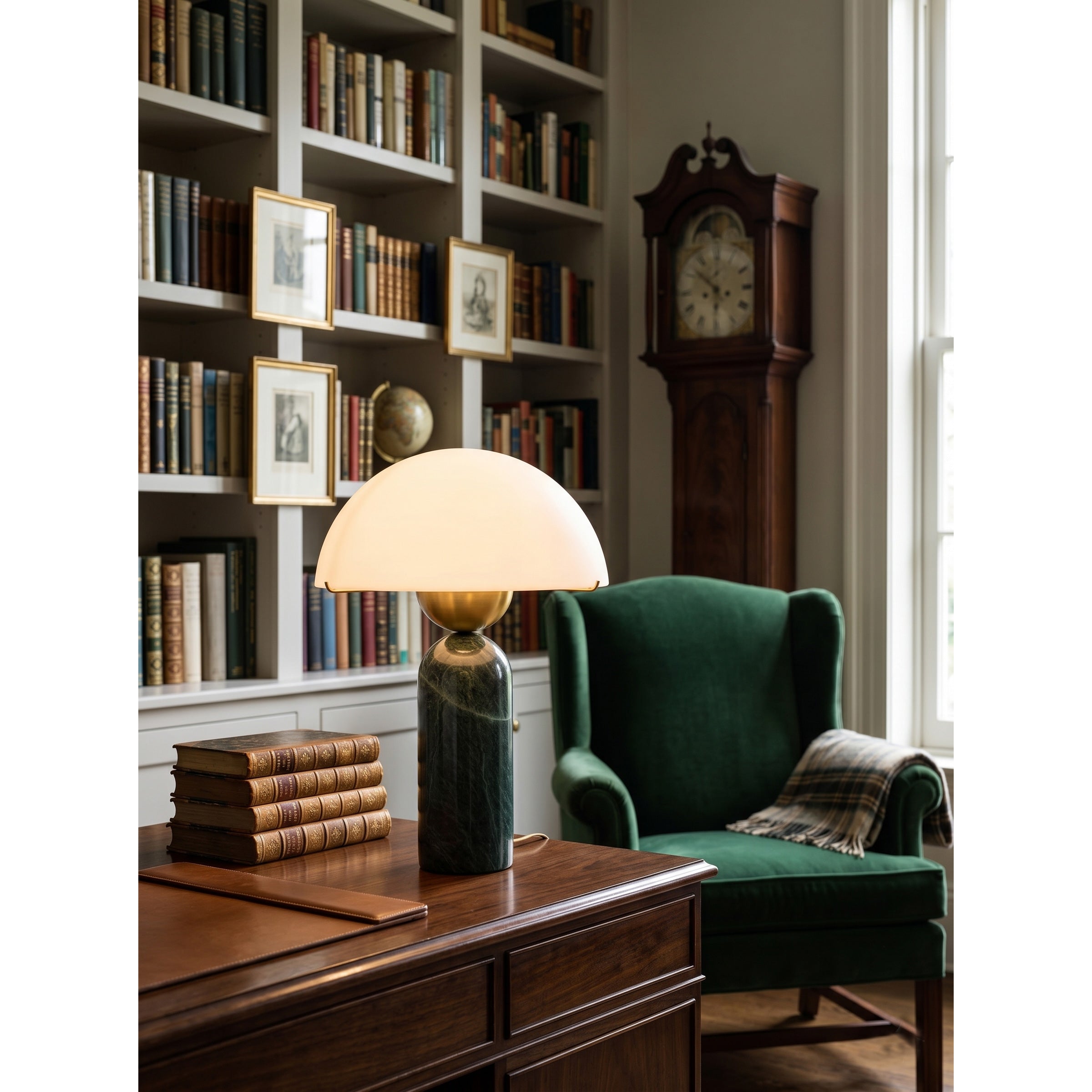 Lunena kugleformet bordlampe