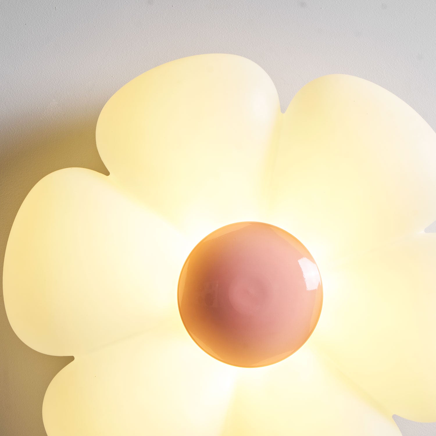Dalseen blomsterformet loftlampe