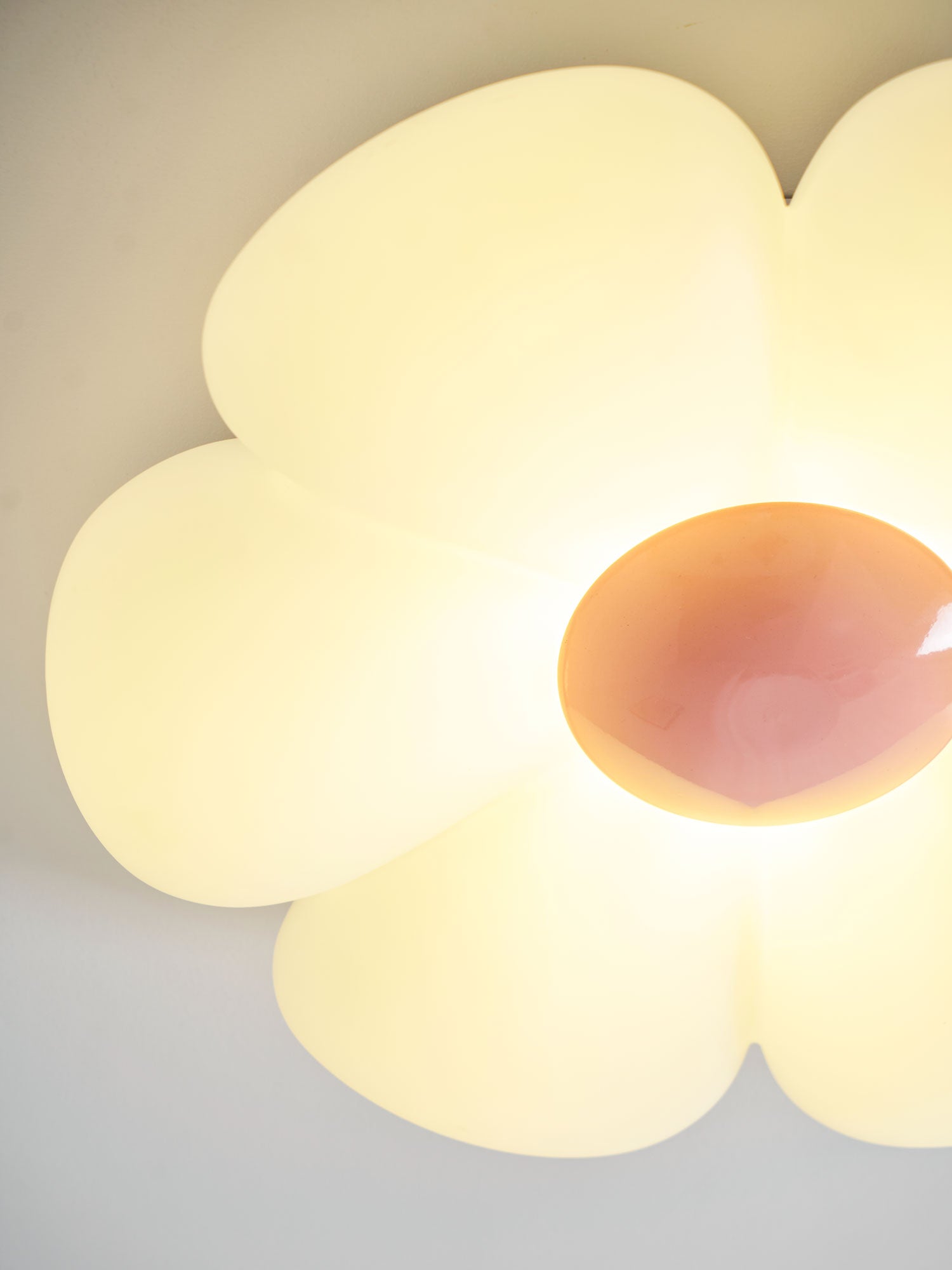 Dalseen blomsterformet loftlampe