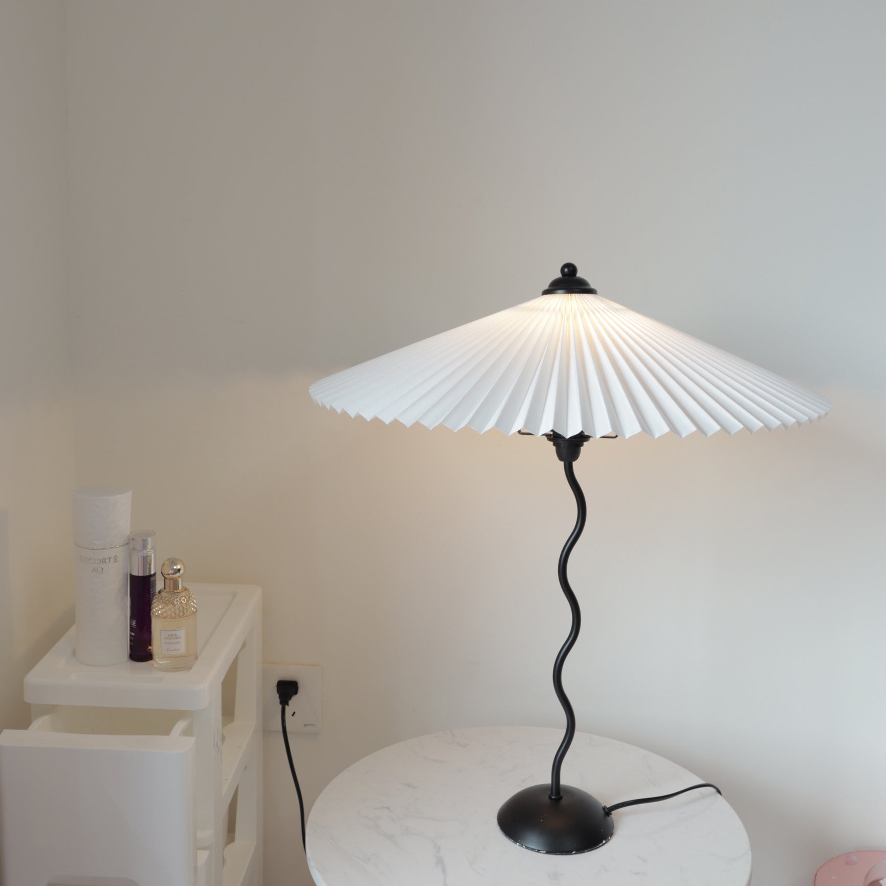 Havio moderne bordlampe