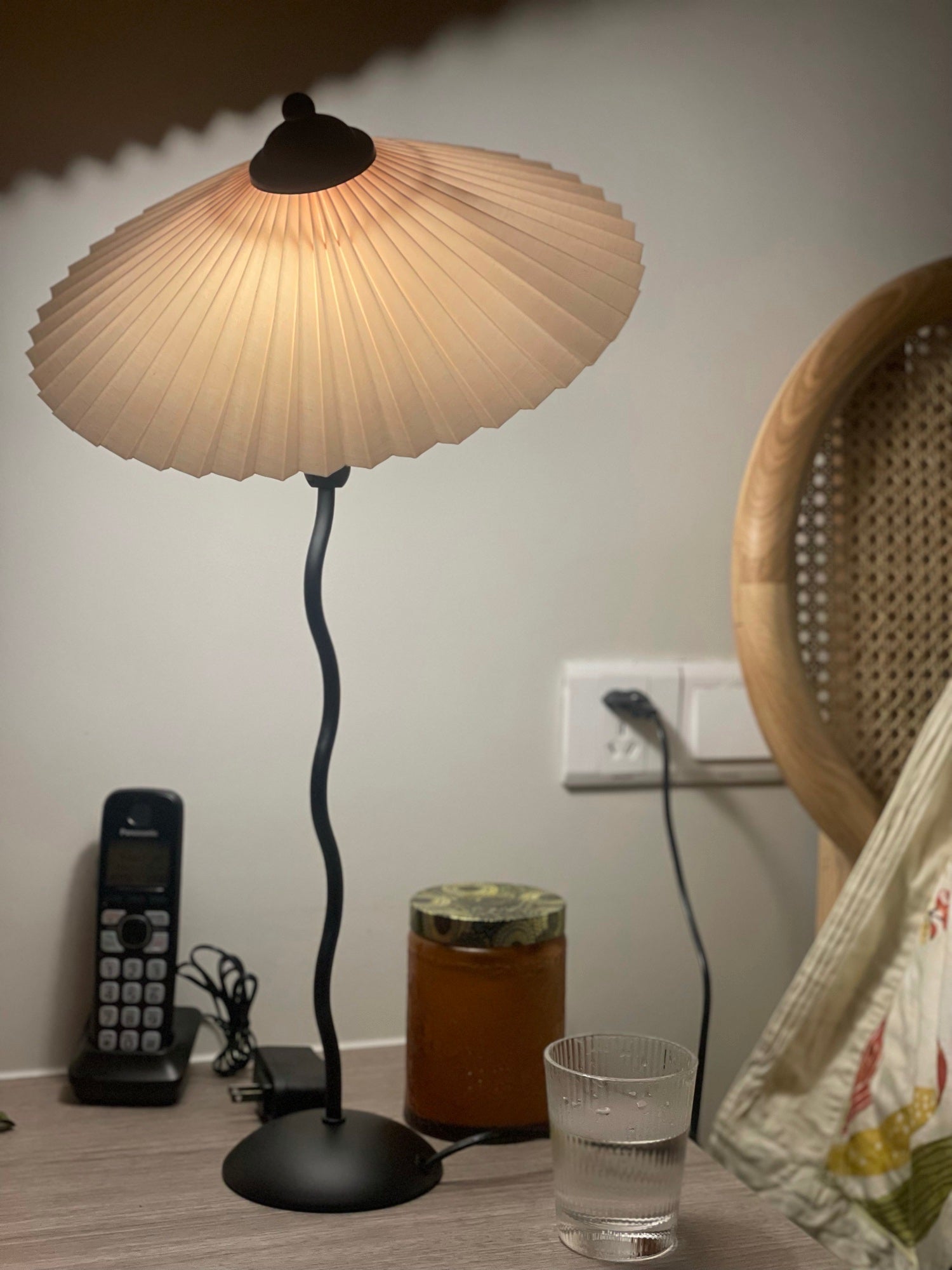 Havio moderne bordlampe