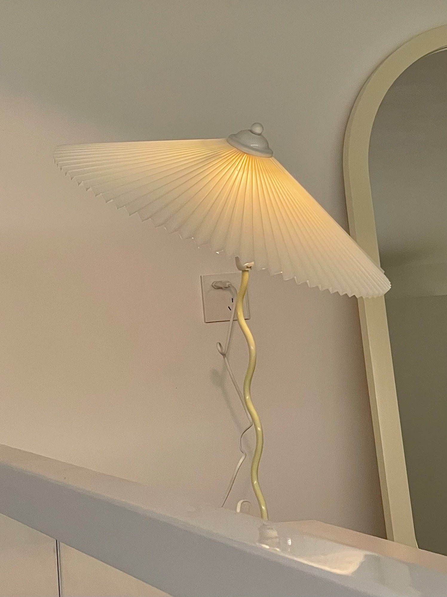 Havio moderne bordlampe