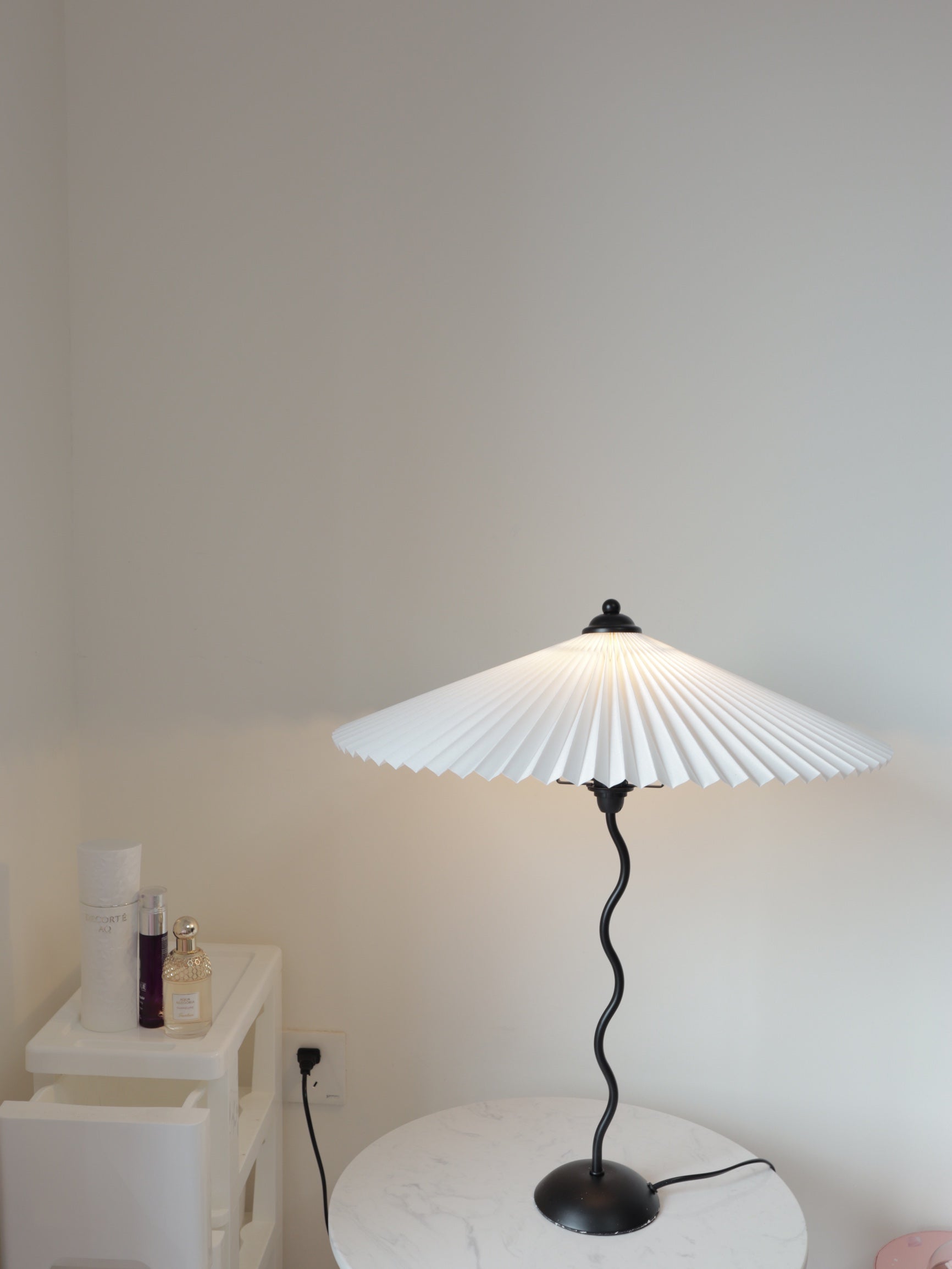 Havio moderne bordlampe