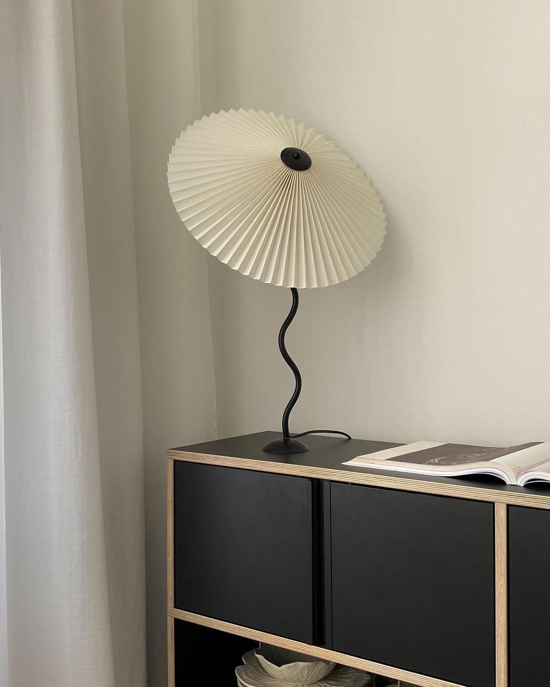 Havio moderne bordlampe