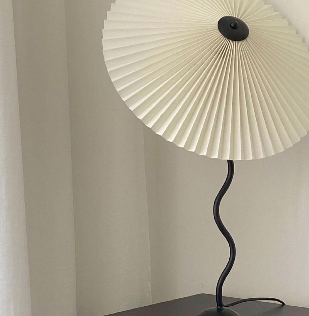Havio moderne bordlampe