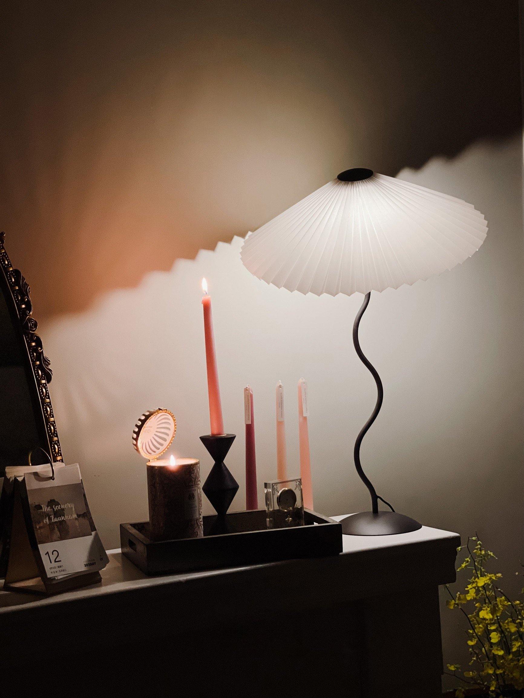 Havio moderne bordlampe