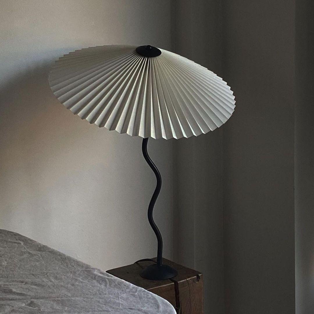 Havio moderne bordlampe