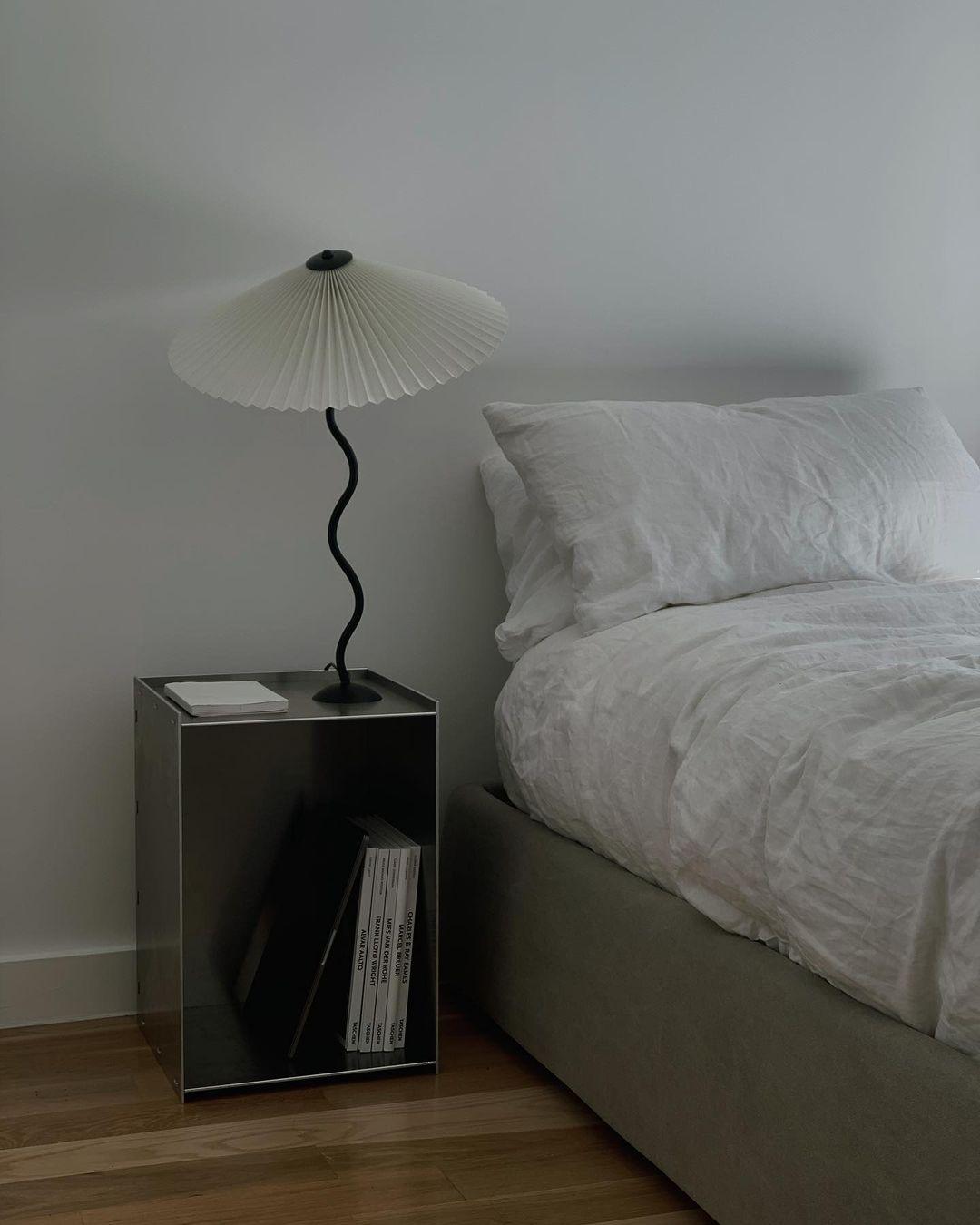 Havio moderne bordlampe